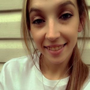 Meet your Posher, Kayla